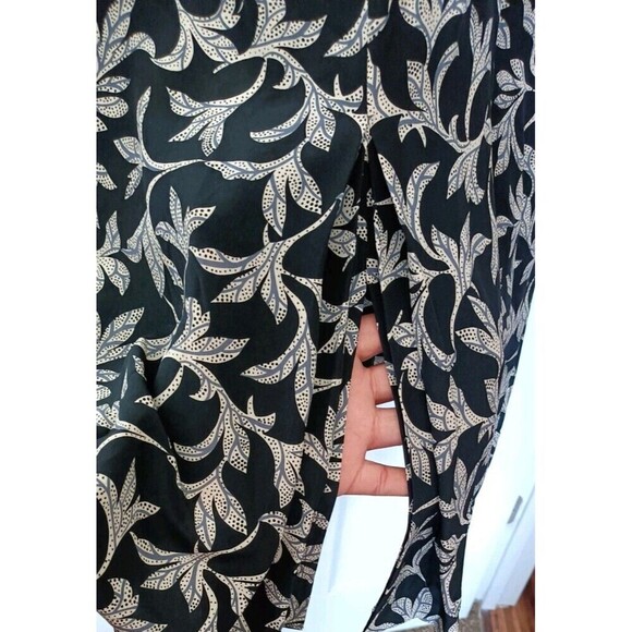 Silk Studio True Wrap Dress Size 10 Petite 100% Silk Black Gray Floral Print VTG - Picture 13 of 15